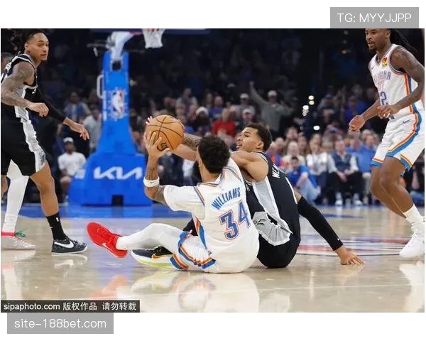 雷霆119-98大胜马刺 第三节净胜16分奠定胜局